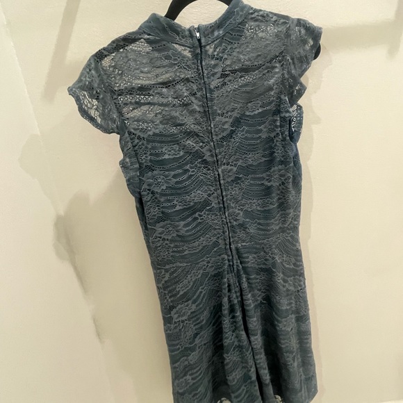 Navy lace formal dress - Picture 4 of 5